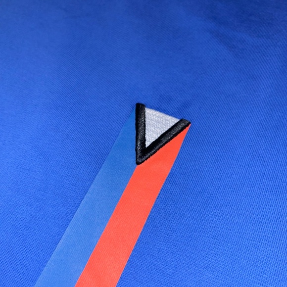 MEN'S PRE-OWNED SHORT SLEEVED EMBROIDERED LOUIS VUITTON COTTON T-SHIRT XL - Picture 2 of 7